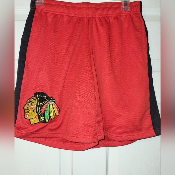 Calhoun NHL Chicago Blackhawks Mesh Athletic Shorts Size Small Black Red - Picture 1 of 8